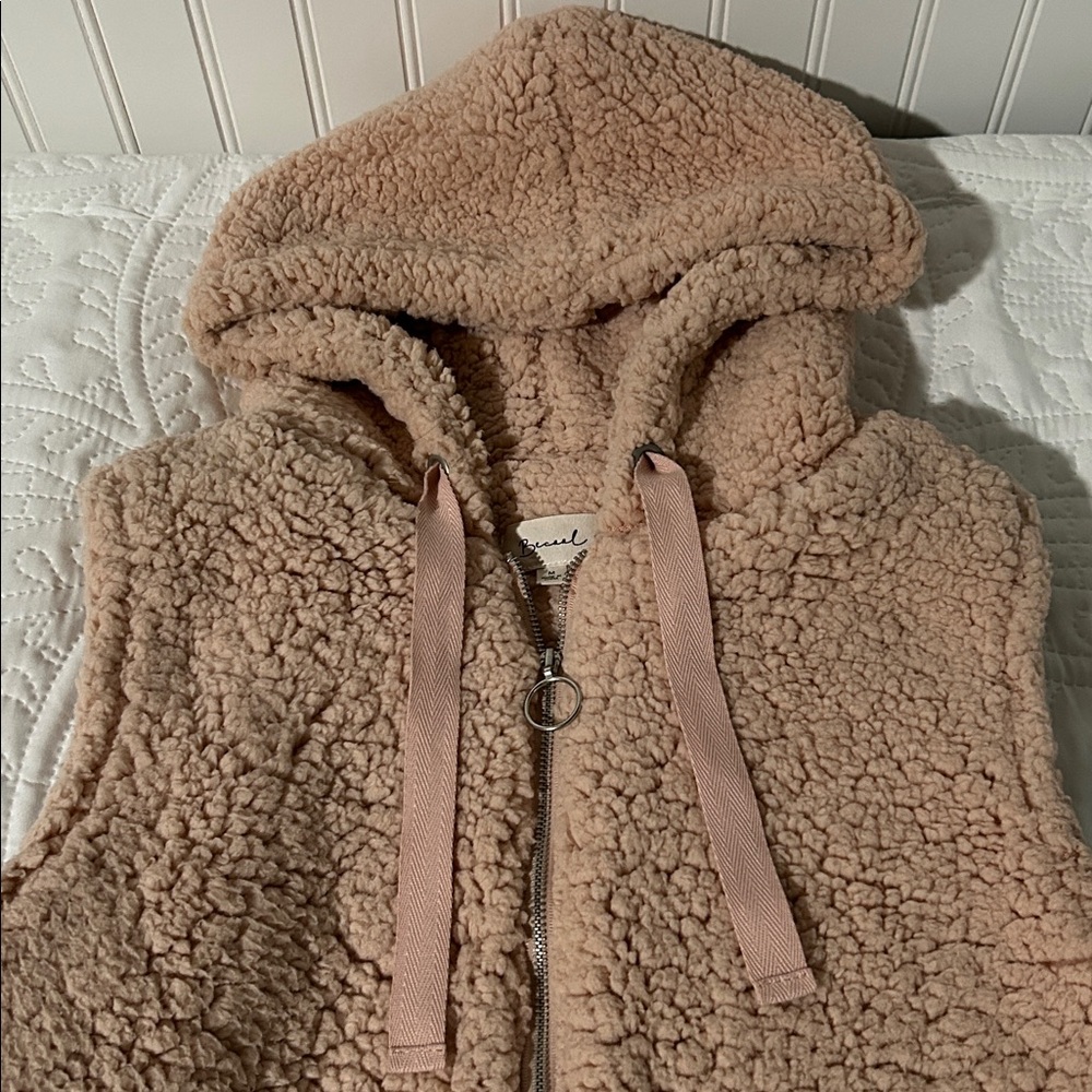 BE COOL Pink Sherpa Zip Vest - Picture 2 of 6